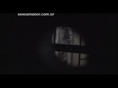 ❤️ Блондинку тайно снимает на видео соседский вуайерист, спрятанный за полыми кирпичами ️❌ Порнуха на нашем сайте dewporn.ru ️